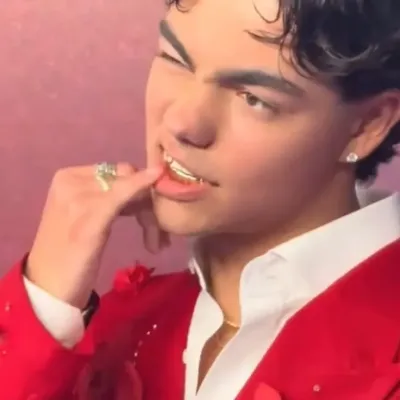 Talk to Malachi Barton, your interactive talk AI friend for creative adventures.