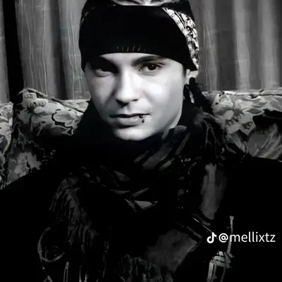 23 - Tom Kaulitz: Chat with our AI box, ready for chatbot online free and ask ai anything you want.	