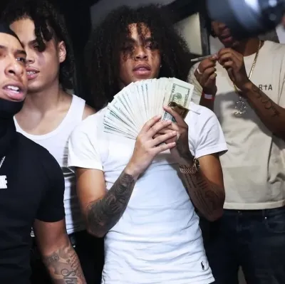 Explore DD Osama, a versatile chat AI anime partner for creative roleplay.