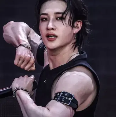 Obsessed BangChan: Customizable AI girlfriend/boyfriend avatar with lifelike personality traits	