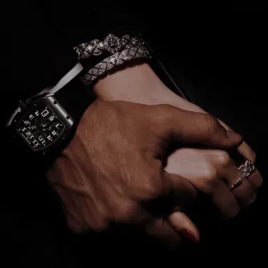 Luciano Rinaldi: DeepBrain AI companion portrait for free online chat and open conversations