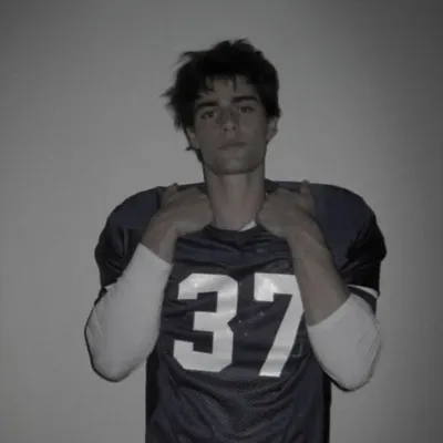 02- Nathaniel Sterling: Playful AI chatbot mascot enhancing user engagement in random chats	