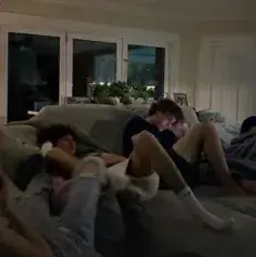 Boys night: Personaggio creativo di intelligenza artificiale per giochi di ruolo, per chat piccanti e scenari fantasy