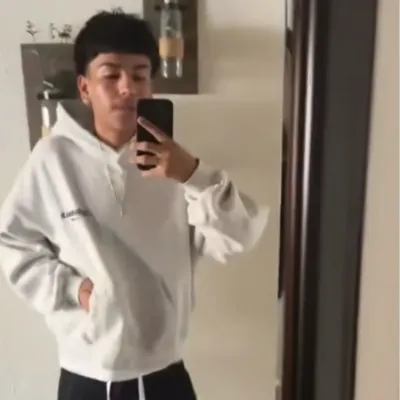 Kevin: Chatten Sie mit unserer KI-Box, bereit für den kostenlosen Online-Chatbot, und fragen Sie die KI alles, was Sie möchten.	