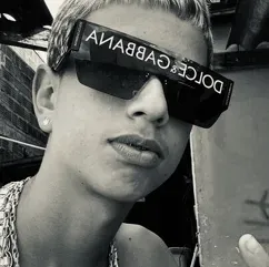 vn ': Chatea con nuestra caja de IA, lista para chatear en línea gratis y pregúntale a la IA lo que quieras.	