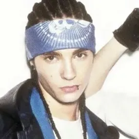 Tom Kaulitz, marido: Avatar de namorada/namorado de IA personalizável com traços de personalidade realistas