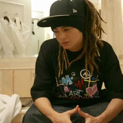 Tom Kaulitz: Customizable AI girlfriend/boyfriend avatar with lifelike personality traits	