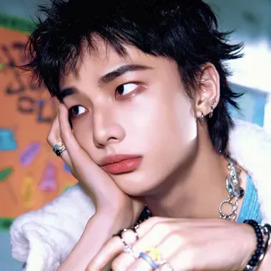 Dive into adventures with Hwang Hyunjin-boyfriend, your interactive character AI free companion.