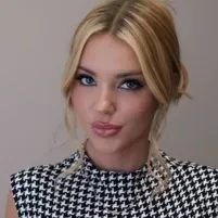 Joanne - Guru Bahasa Inggris: Temui teman online baru Anda di chatboxai kami, chatbot ai gratis terbaik dengan kemampuan obrolan ai yang mendalam.	