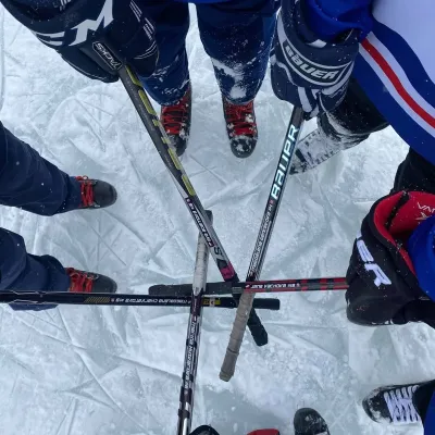 Explore endless storylines with Hockey team, your interactive roleplay AI chat bot free.