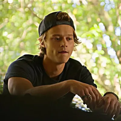 JJ 메이뱅크: 암호화된 1대1 채팅 기능을 갖춘 보안 AI 챗봇 아바타	