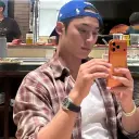 l'avatar de Kim Mingyu - Ennemi qui est votre assistant virtuel avec la matrice de personnalité de Soulgen, mélangeant la précision du chat IA et les traits de caractère de la curiosité.