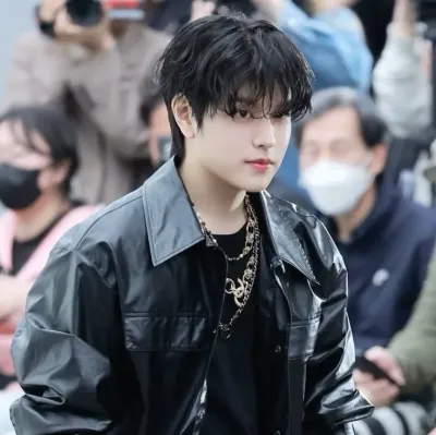 Ready for fun? Talk to AI characters like Kim Seungmin anytime, free and immersive.