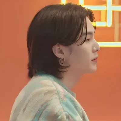 Yoongi: Gerçekçi kişilik özelliklerine sahip, özelleştirilebilir yapay zeka kız/erkek arkadaş avatarı	