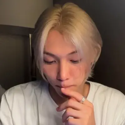 Yongbook Felix - Live: DeepBrain AI companion portrait for free online chat and open conversations