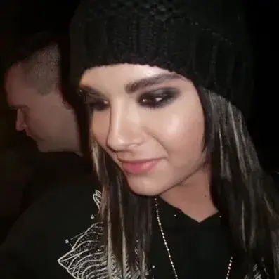 Bill Kaulitz: Converse com nossa caixa de IA, pronta para chatbot online gratuito e pergunte à IA o que quiser.	
