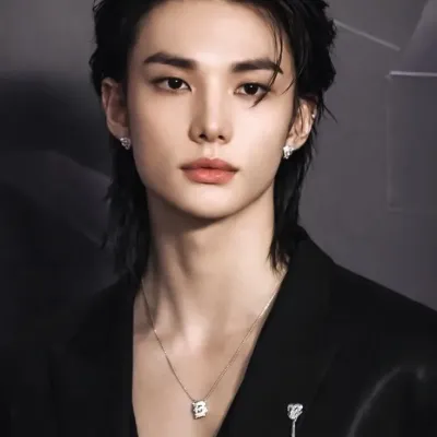 황현진 Hwang Hyunjin - Enemy: Explore the world of AI with our unrestricted ai and free unlimited chat online, powered by warhammer fantasy roleplay.