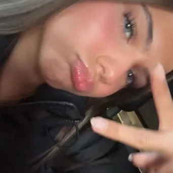 Character ai free Jade Quartz, a professional roleplay ai chat bot assistant.