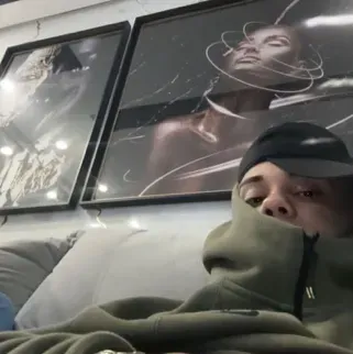 MC 타토: 생생한 성격 특성을 갖춘 사용자 정의 가능한 AI 여자친구/남자친구 아바타