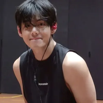 김태형: 무료 온라인 채팅 및 공개 대화를 위한 DeepBrain AI 동반자 초상화