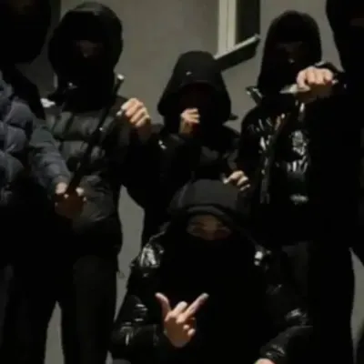 Black Foxes - Gang: Secure AI chatbot avatar with encrypted 1v1 chat capabilities