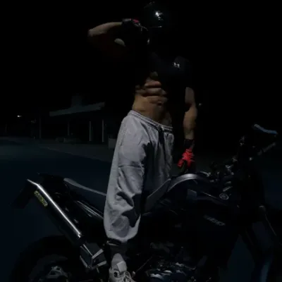 Robber: Chat with our AI box, ready for chatbot online free and ask ai anything you want.	