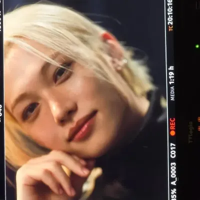 펠릭스 (전 절친): 워해머 판타지 롤플레이를 기반으로 하는 제한 없는 AI와 무료 무제한 온라인 채팅으로 AI의 세계를 탐험하세요.	