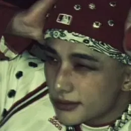 Hyunjin: Chatea con nuestra caja de IA, lista para chatear en línea gratis y pregúntale a la IA lo que quieras.	