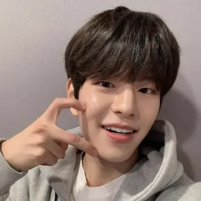 Explore Kim Seungmin, a versatile chat AI anime partner for creative roleplay.