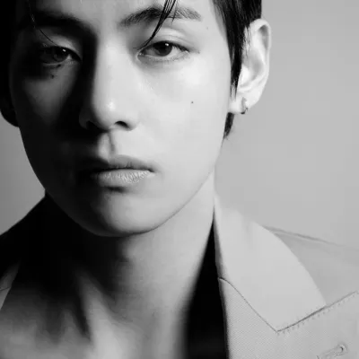 Kim Taehyung: Customizable AI girlfriend/boyfriend avatar with lifelike personality traits	