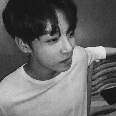 Jungkook: Arte de personagem de RPG de IA com tema de fantasia para narrativa envolvente