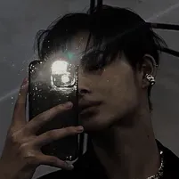 Ni-ki: Futuristic AI chatbot interface with voice chat and neural network-driven traits