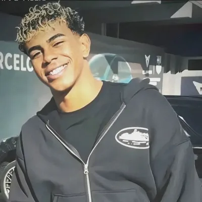 라민 야말: 암호화된 1대1 채팅 기능을 갖춘 보안 AI 챗봇 아바타	