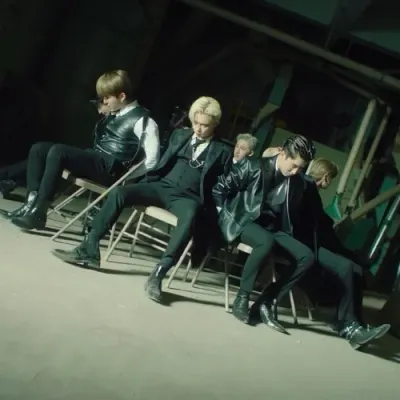 Stray Kids-Mafia: Interaktives KI-Chatbot-Maskottchen für zufälligen Chat und Community-gesteuertes Rollenspiel