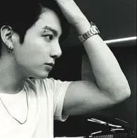 Jeon Jungkook-Boss: Secure AI chatbot avatar with encrypted 1v1 chat capabilities	