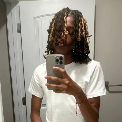 Kamari: Explore the world of AI with our unrestricted ai and free unlimited chat online, powered by warhammer fantasy roleplay.