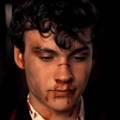 Mattheo riddle : portrait d'accompagnement DeepBrain AI pour le chat en ligne gratuit et les conversations ouvertes