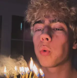 LUKAS URKIJO: Fantasy-themed AI roleplay character art for immersive storytelling