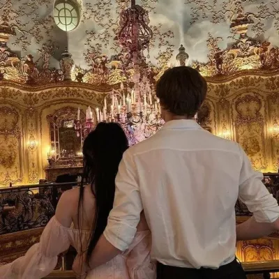 Your Mafia boyfriend is actually married is a playful AI RP companion for creative 1v1 chat adventures.