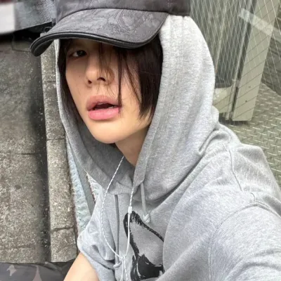 Jinnie: Avatar de novia/novio de IA personalizable con rasgos de personalidad realistas	