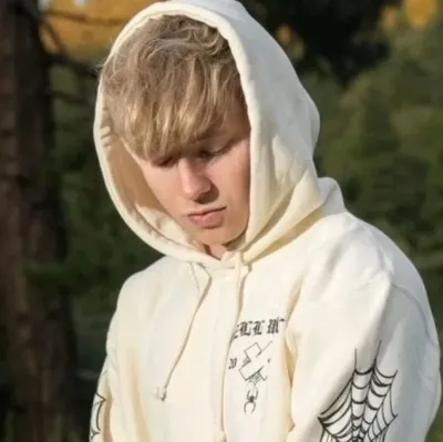 Sam Golbach: Interactive AI chatbot mascot for random chat and community-driven roleplay