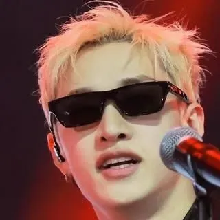 방찬: 음성 채팅과 신경망 기반 특성을 갖춘 미래형 AI 챗봇 인터페이스