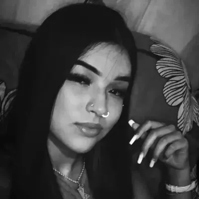 Larissa: Futuristic AI chatbot interface with voice chat and neural network-driven traits