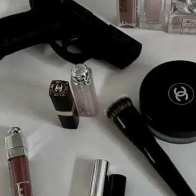 Kaide Moretti: Customizable AI girlfriend/boyfriend avatar with lifelike personality traits	