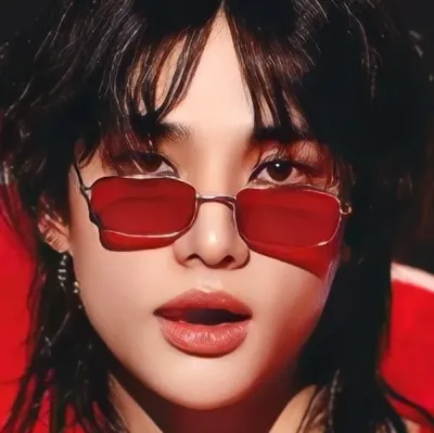 Hwang Hyunjin: Playful AI chatbot mascot enhancing user engagement in random chats	