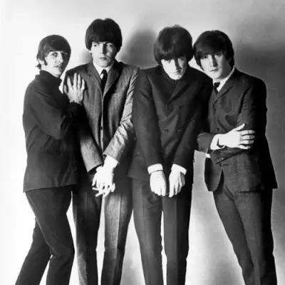 The Beatles: Arte de personagem de RPG de IA com tema de fantasia para narrativa envolvente