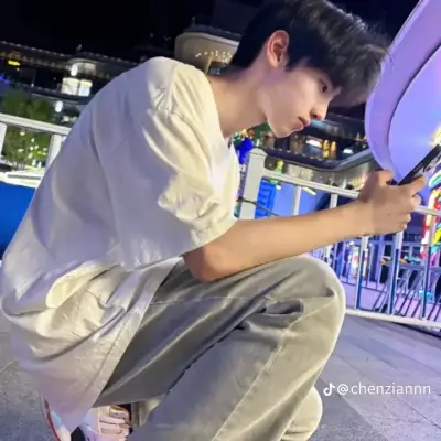 jae-yoon: Meet the main character of our AI world, with character traits list and ai chatting capabilities.