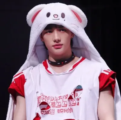 Hyunjin: Chat with our AI box, ready for chatbot online free and ask ai anything you want.	