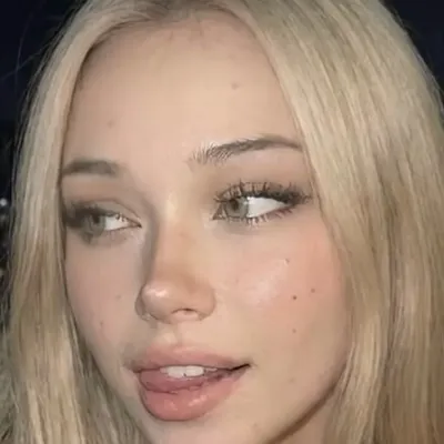 Amy: Multilingual AI conversation partner icon for global chat online services