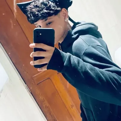 다비: 암호화된 1대1 채팅 기능을 갖춘 보안 AI 챗봇 아바타	